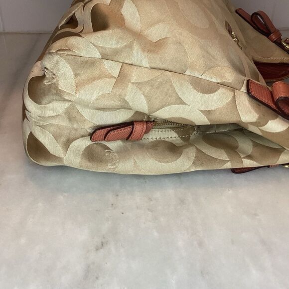 Coach Maggie Madison TanOrange OpArt Classic Hobo - Picture 9 of 16